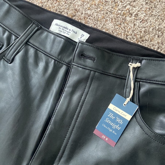 Abercrombie Curve Love Vegan 90s Straight Pant - Picture 3 of 4